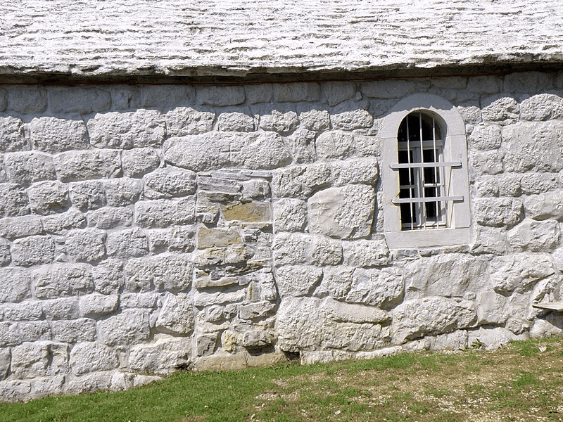 Vrata zazidana u XII. stoljeću 